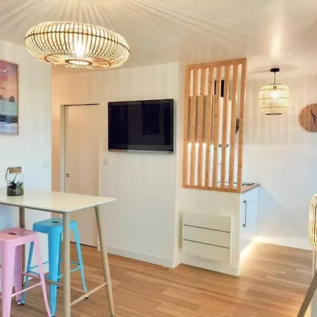 Face Pieds Dans L'eau *