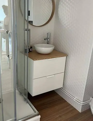 Face Pieds Dans L'eau Apartment